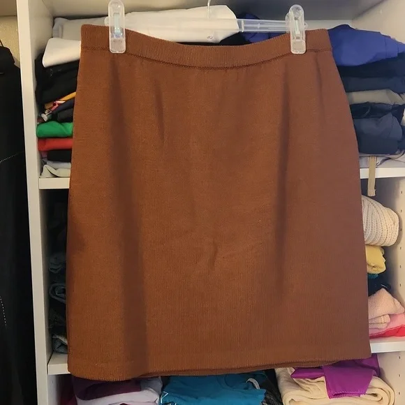 ST JOHN'S COLLECTION - Picture 1 of 6